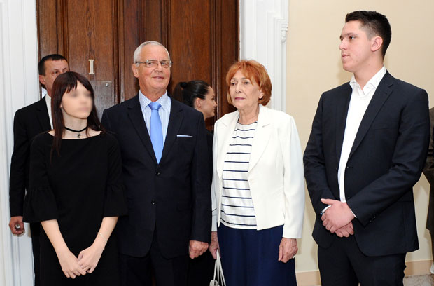 На друштвеним мрежама прете председнику и његовој породици